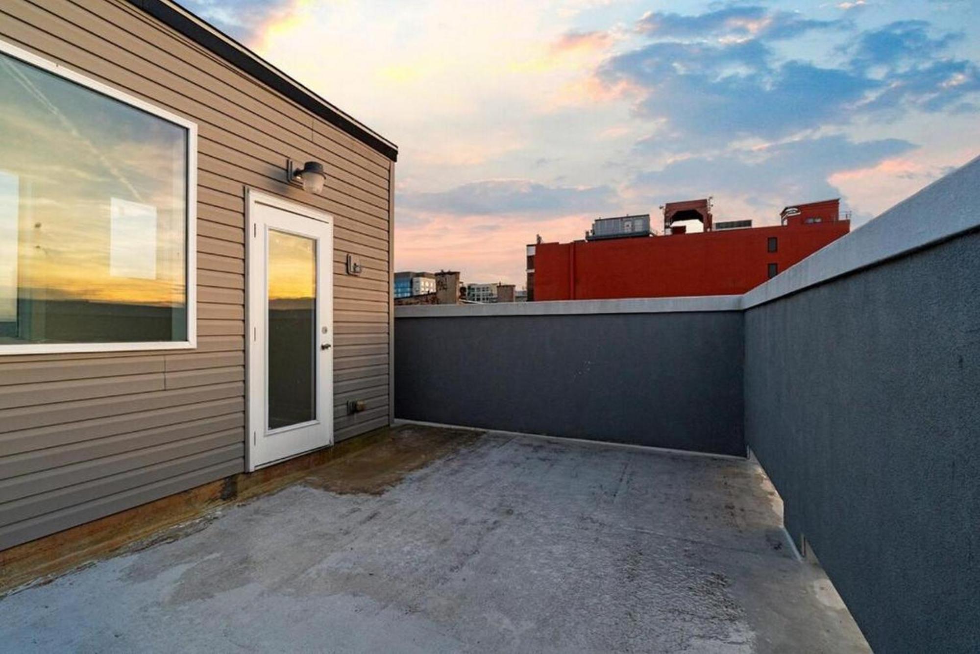3br Near Metro - Walk To Met - Free Parking - Terrace - 8 Pp * Philadelphia